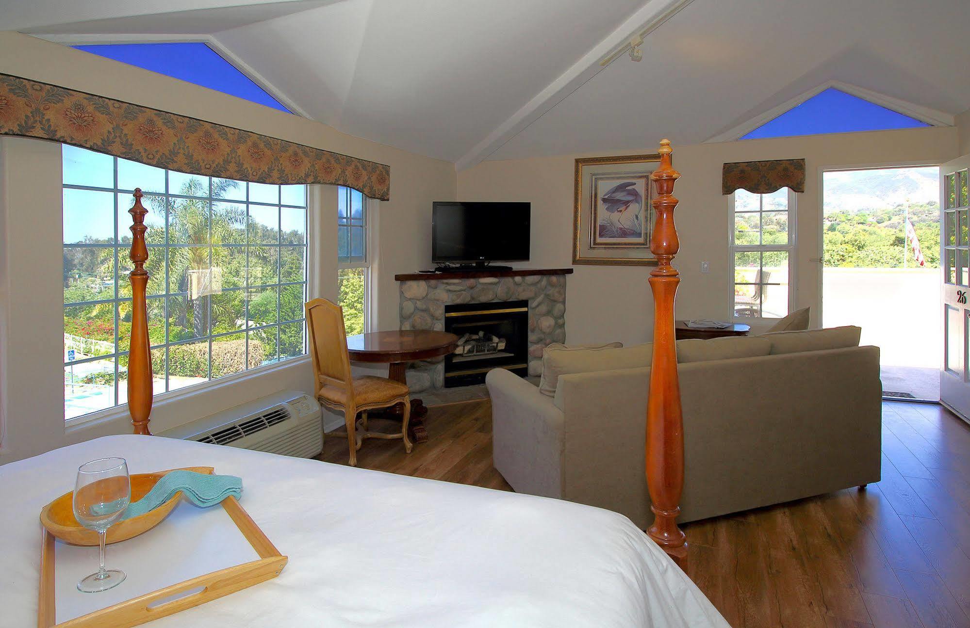 Malibu Country Inn Exterior foto